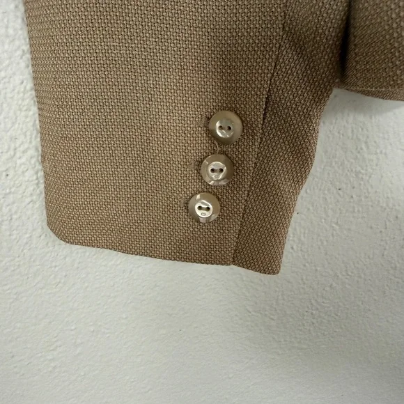 Escada Tan Blazer with Notched Lapel and Tailored Fit - Picture 4 of 4